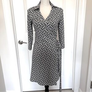 Julie Brown Black & White Wrap Dress – Geometric Print SZ S